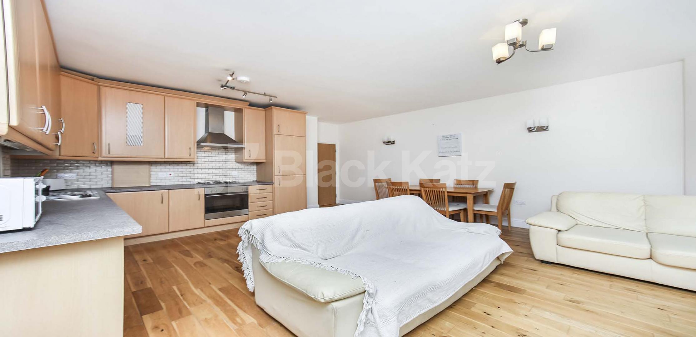 			LET , 3 Bedroom, 1 bath, 1 reception Apartment			 Farnan Road  , Streatham